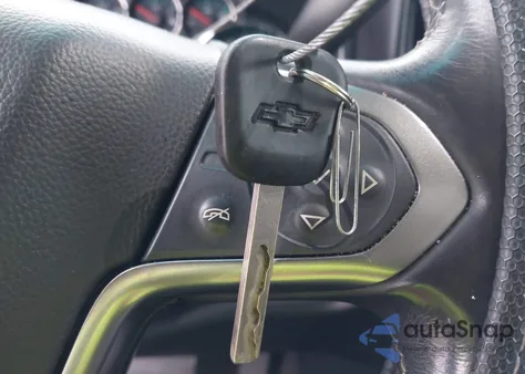 2015 Chevrolet Silverado 1500 1Lt из США, поврежденный, VIN 1GCRCREC2FZ308331